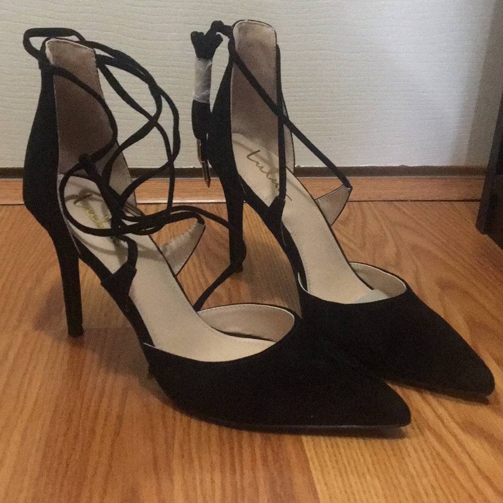 Lulus black heels